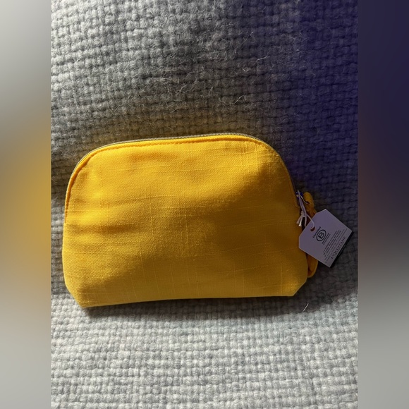 L’Occitane 4 Piece Gift Set - Picture 3 of 6